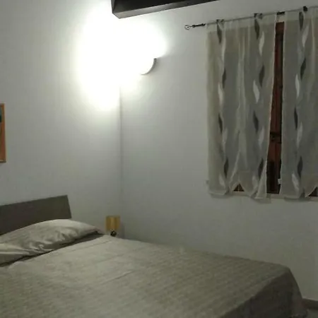 Delle Canfore Avola